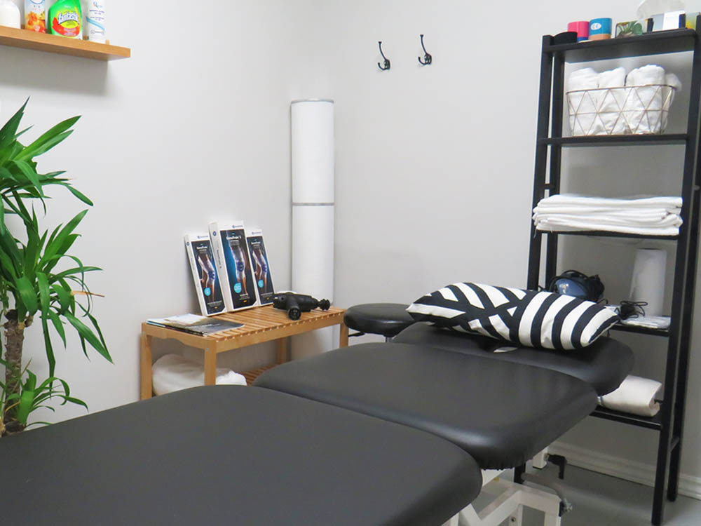 A photo of the physiotherapy treatment room at Runway Health.