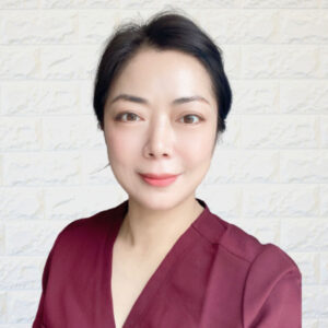 A profile photo of Gloria Li, a registered massage therapist at Runway Health which has locations in Markham and Newmarket.