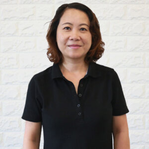 A profile photo of Vivian Liu, a registered massage therapist at Runway Health which has locations in Markham and Newmarket.